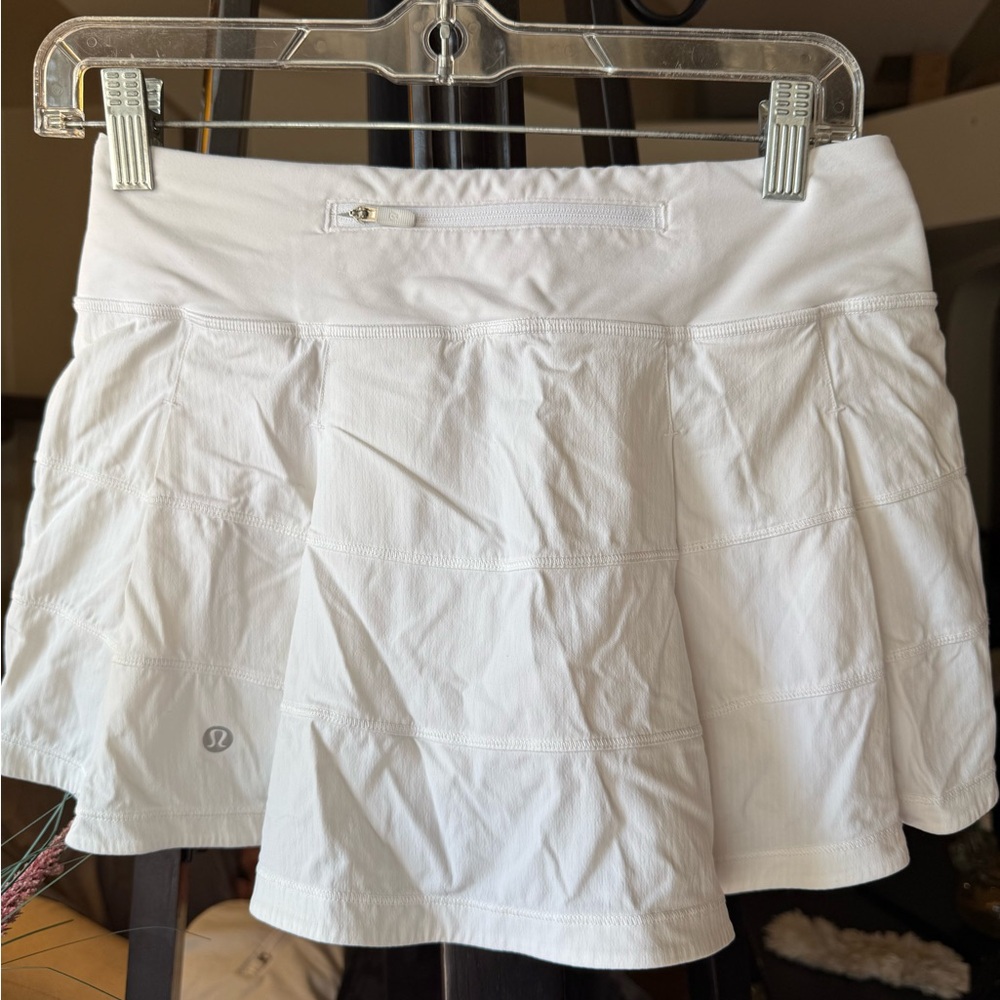 LuluLemon White Athletic Skirt with under shorts